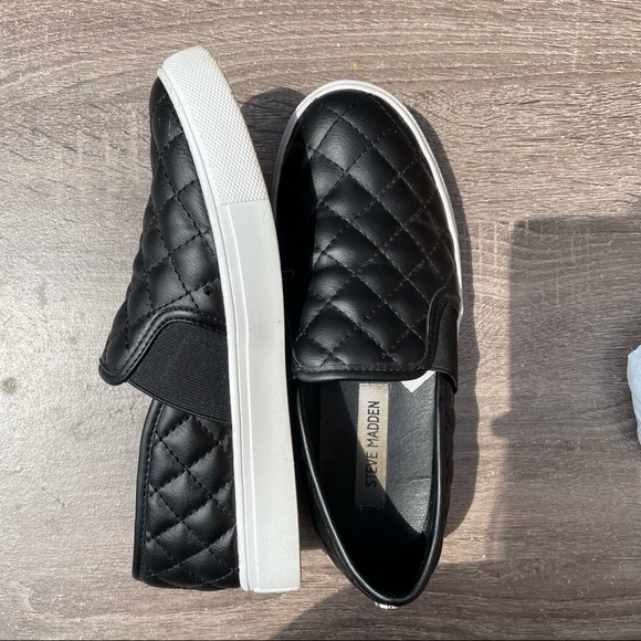 Steve Madden Ecentrcq Sneakers - Picture 3 of 4